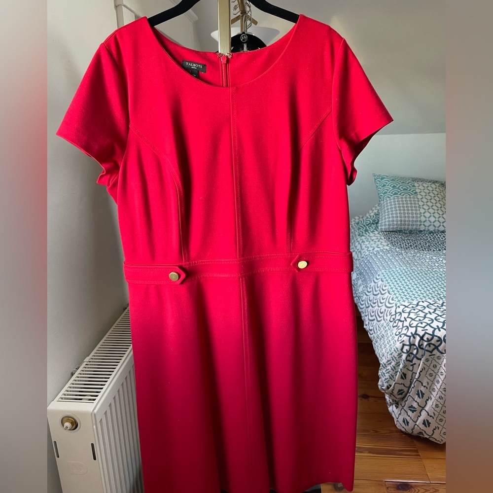 * SOLD elsewhere * /Talbots 12P red short sleeved polished dress